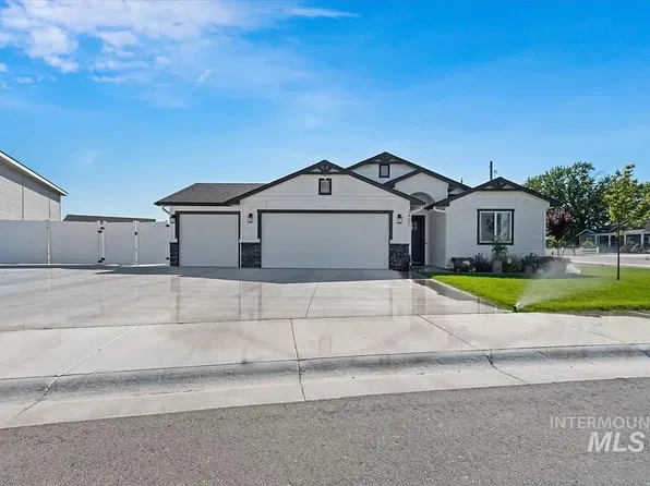 2402 Day Dr, Fruitland, ID 83619