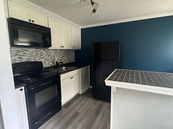 3rd image of 115 Eastern Ave #121