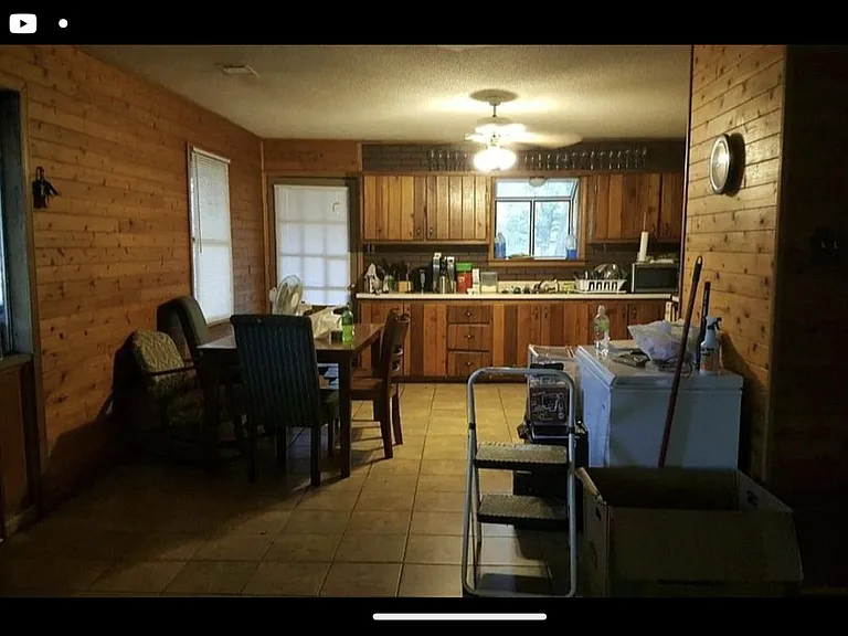 858 N Old Mill Rd — Photo 3