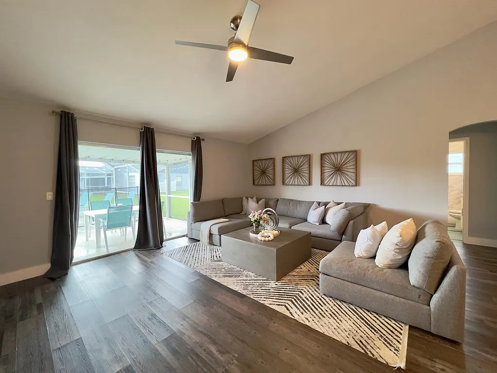 3 bed, 1604 sqft, $2,900 — Photo 3