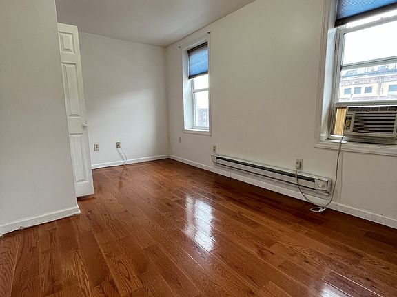 5th image of 1412 Ellsworth St