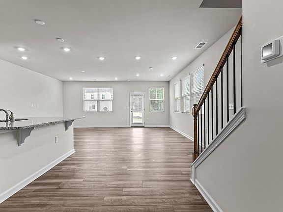 5th image of 4900 Arkose Dr
