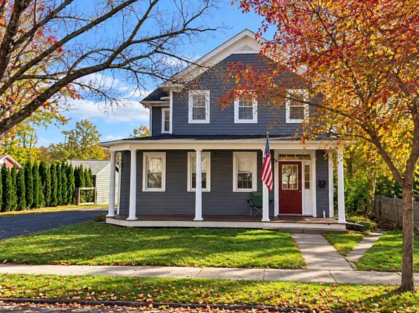 58 South St APT 2, Rhinebeck, NY 12572