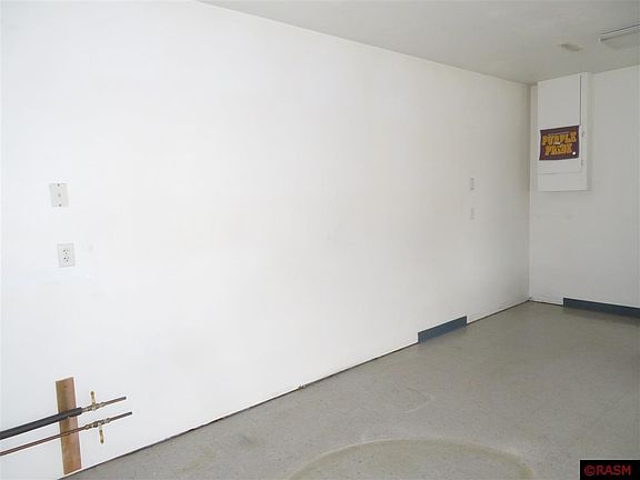 5th image of 347 Belgrade Ave