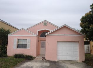 9918 W Daffodil Ln, Hollywood, FL 33025
