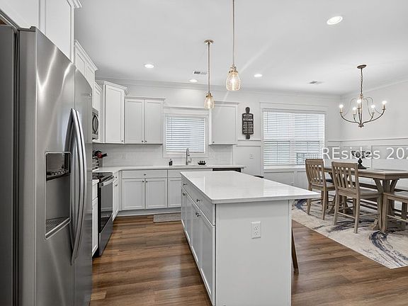 3rd image of 15 Mangrove St