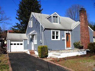 40 Hoyer Ave, Westwood, NJ 07675