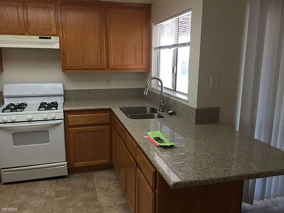5th image of 233 Beachwood Dr