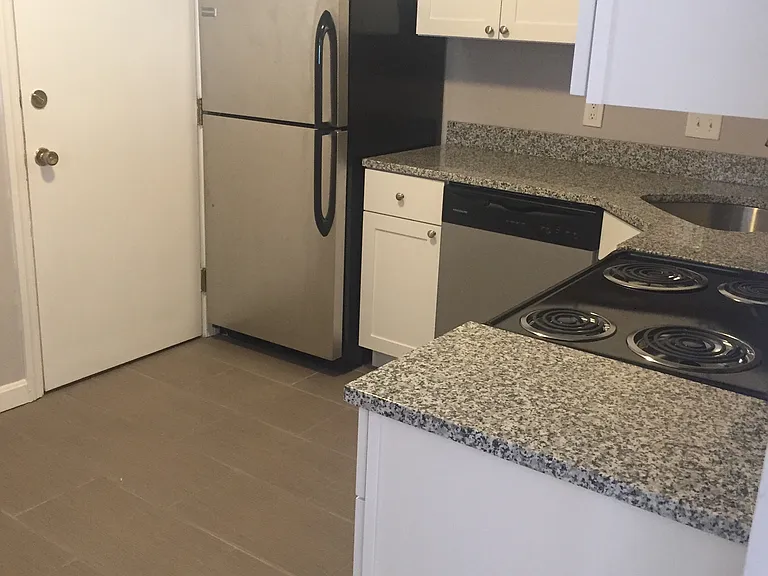 80 Locust Avenue — Photo 13