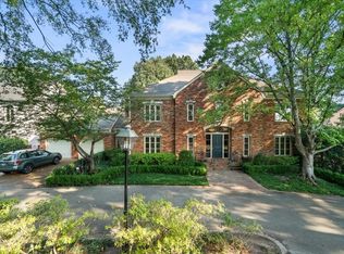 4386 W Cherry Place Dr, Memphis, TN 38117