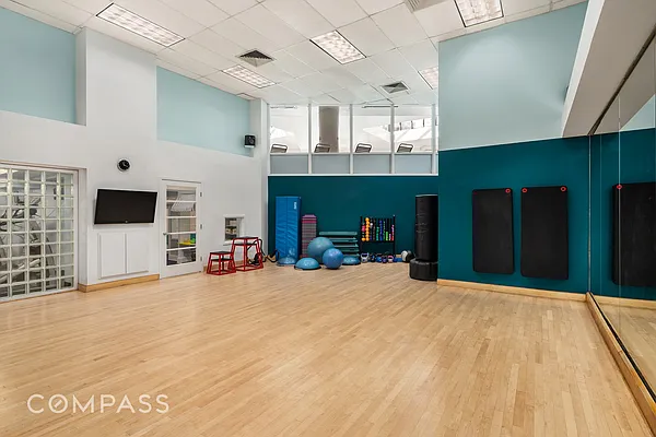 Rented by Compass | media 9