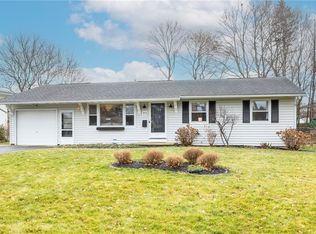 93 Courtly Cir, Rochester, NY 14615