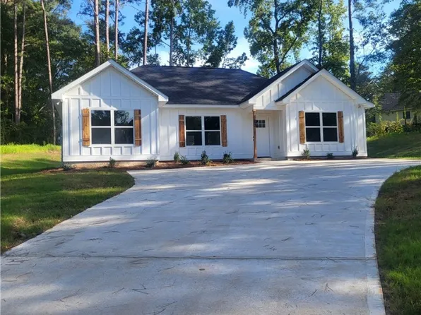 17 Laurel Dr, Valley, AL 36854