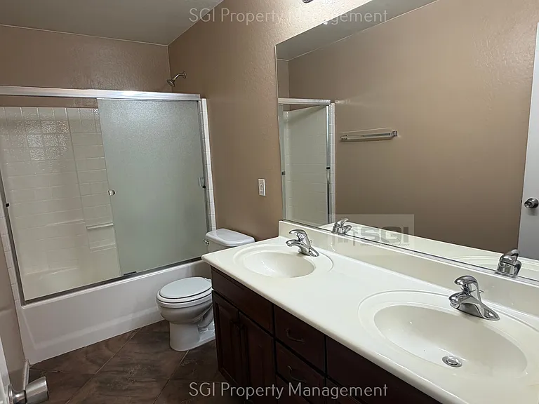 15101 N 173rd Dr — Photo 10