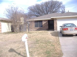521 Allencrest Dr, White Settlement, TX 76108