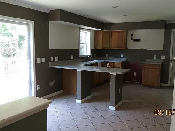 4th image of 142 Split Rock Dr