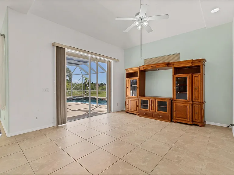 15077 Acorn Cir — Photo 18