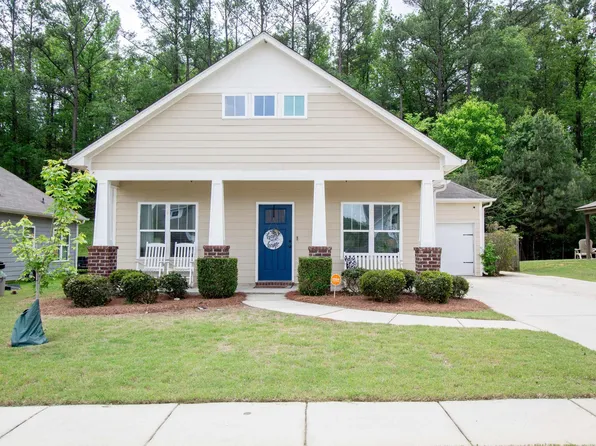 213 Hampton Dr, Calera, AL 35040