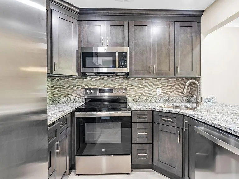 15B Andover Ct — Photo 9