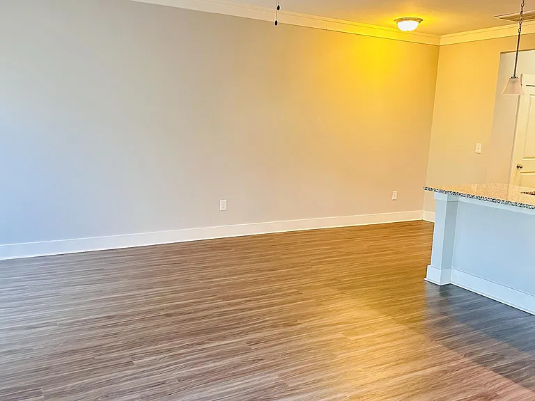 813 Stonebriar St — Photo 6