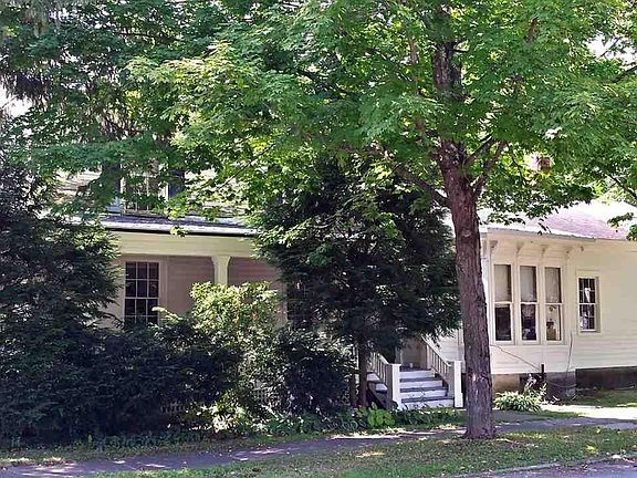 3rd image of 22 W BROADWAY