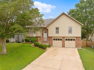 14717 S Seminole Dr, Olathe, KS 66062