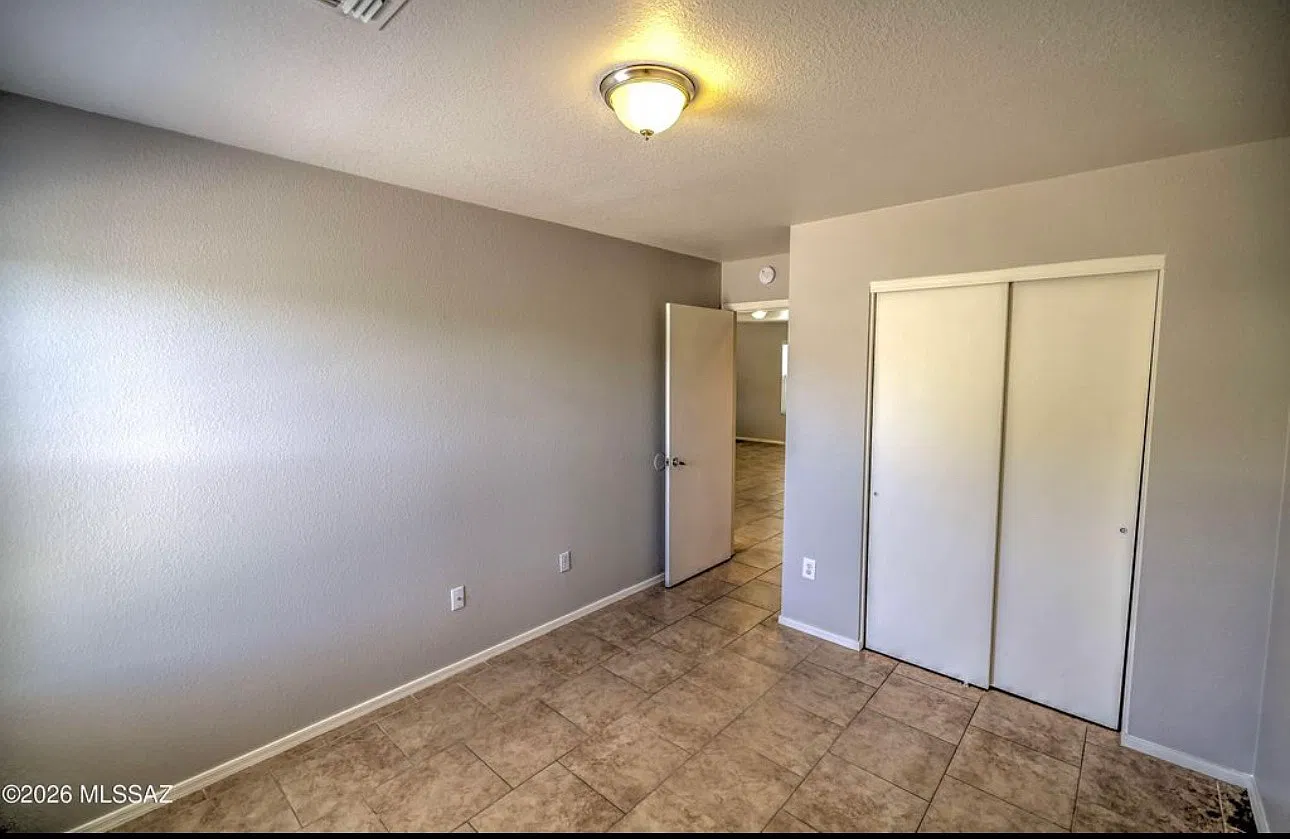 3 bed, 1264 sqft, $2,000 — Photo 4