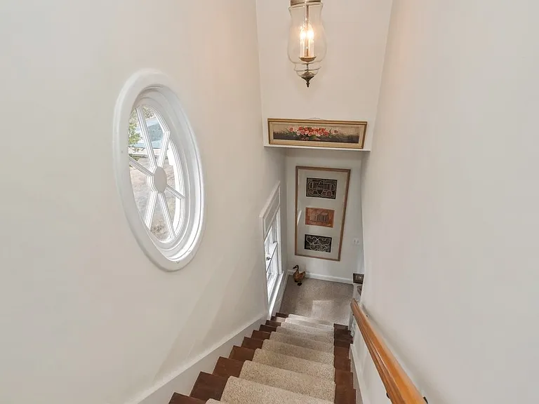 37 Indian Rd — Photo 21