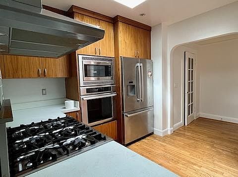 5th image of 2623 21st Ave #M