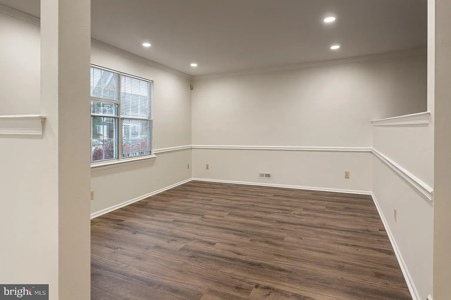 3 bed, 2.5 bath, 1488 sqft, $2,700 — Photo 4