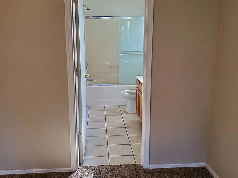 2514 S 110th Dr — Photo 11