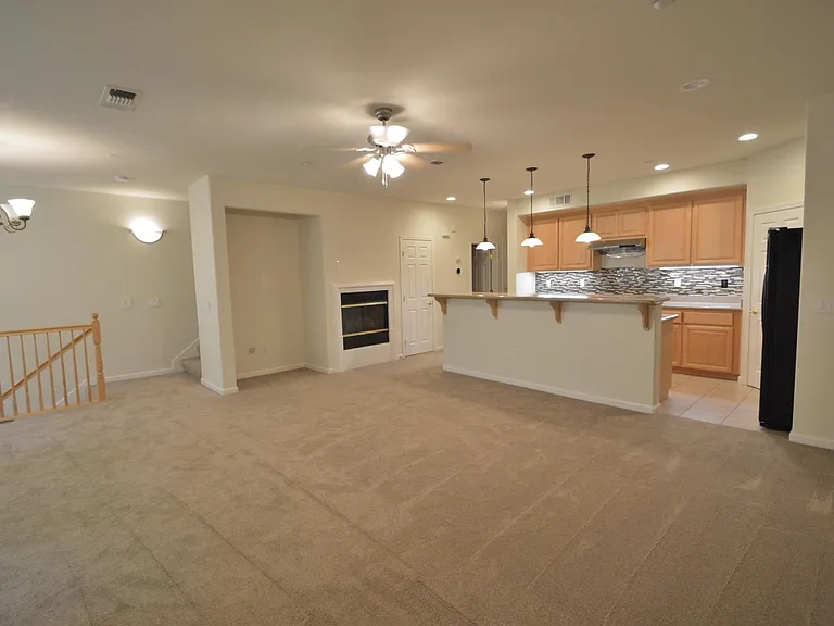 4242 Fitzwilliam St — Photo 4