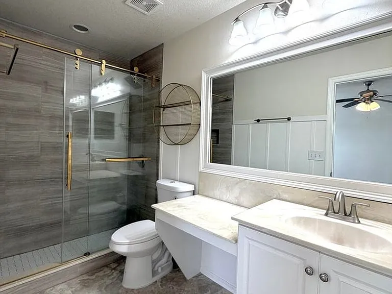 104 Crete Ct — Photo 13