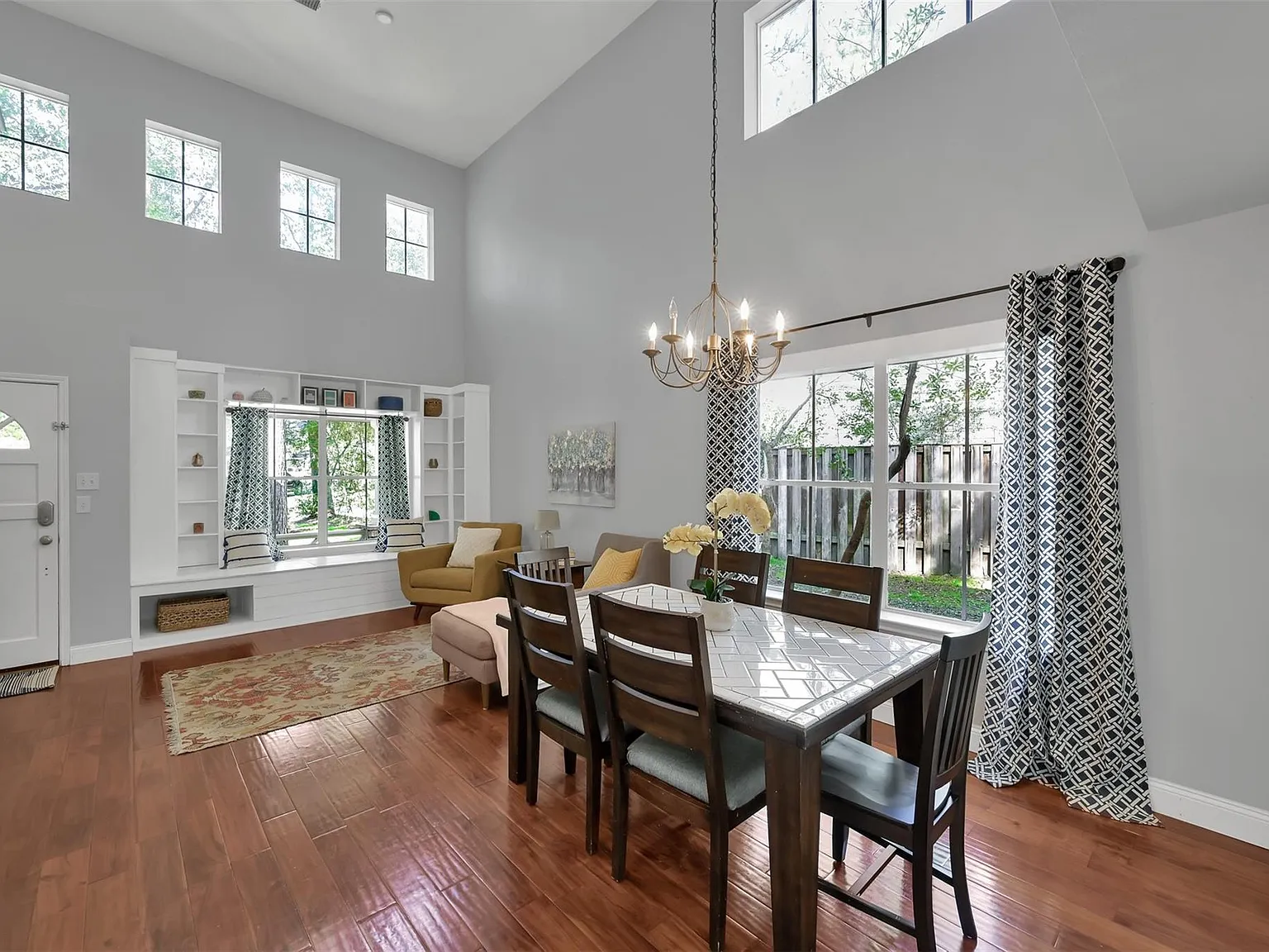 4 bed, 2.5 bath, 2274 sqft, $4,000 — Photo 3