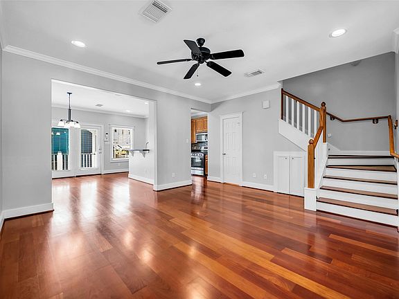 5th image of 1029 W 15th 1/2 St