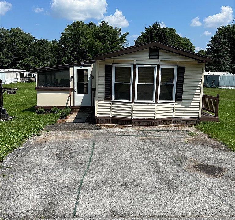 1st image of 202 Henderson Ln