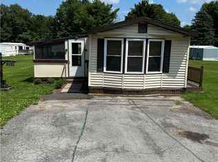 202 Henderson Ln, Weedsport, NY 13166