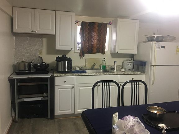 3rd image of 325 Howard Ave