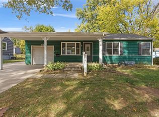 110 N Kendall Dr, Independence, MO 64056