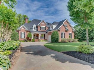 2 Huddersfield Dr, Simpsonville, SC 29681