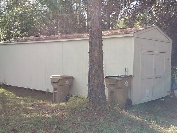 2nd image of 28040 Woodland Ave
