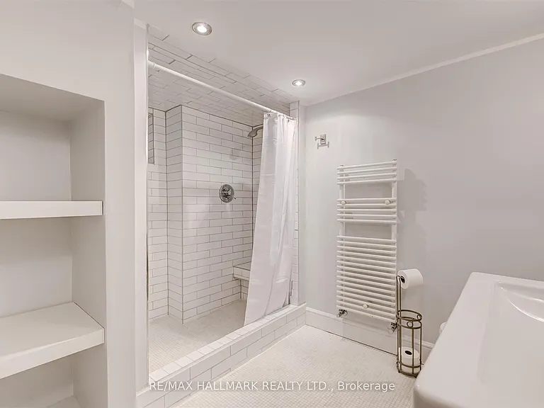 584 Logan Ave — Photo 24