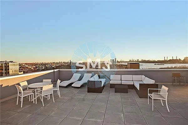 Rented by Space Marketing Shop | media 42