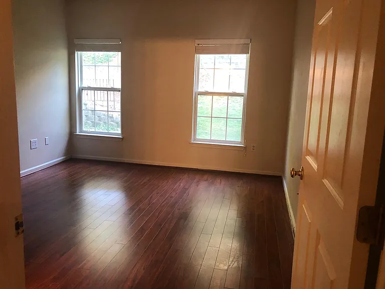 2412 Chestnut Terrace Ct #103 — Photo 8
