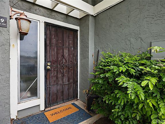 3rd image of 209 Fredricks Ave