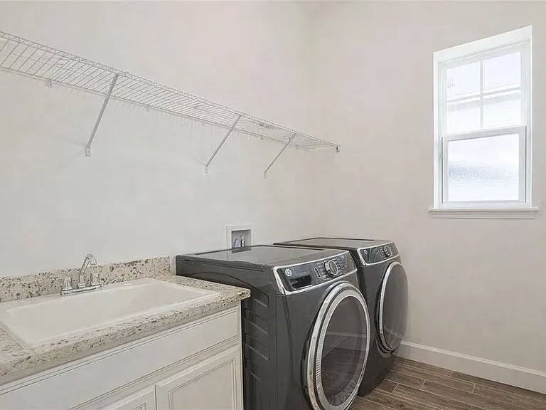 7038 Arnoldson St — Photo 24