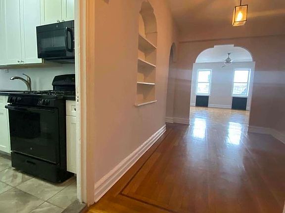 4th image of 2709 Ocean Ave #9B