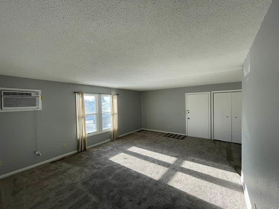 2nd image of 1322 10th St W #8