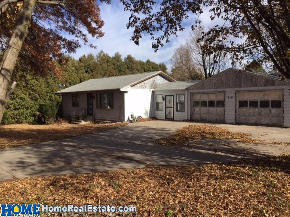 2nd image of 210 Monroe St