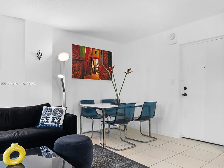 801 S Ocean Dr #207 — Photo 3